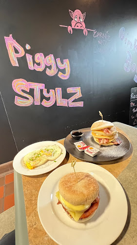 Comentarii opinii despre The Pig Station