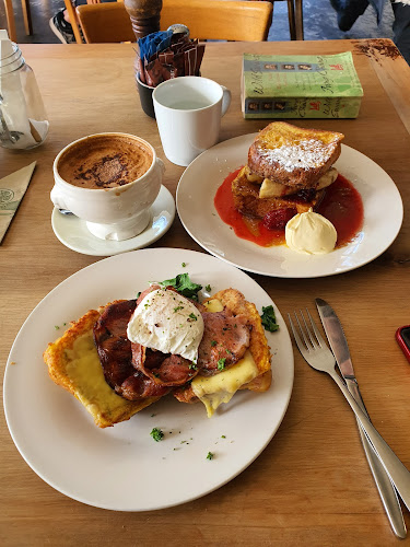 Humbug Cafe - Hospitality and gastronomy