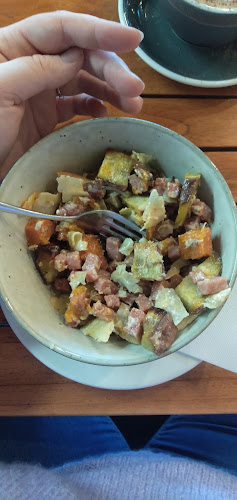 Revival Café & Coffee - Hospitality and gastronomy