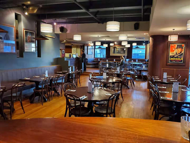 Mountainside Bar and Restaurant