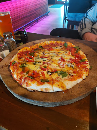 The Lyttelton Arms - Hospitality and gastronomy