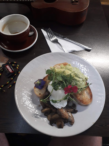 Comments and reviews of Serenity Cafe