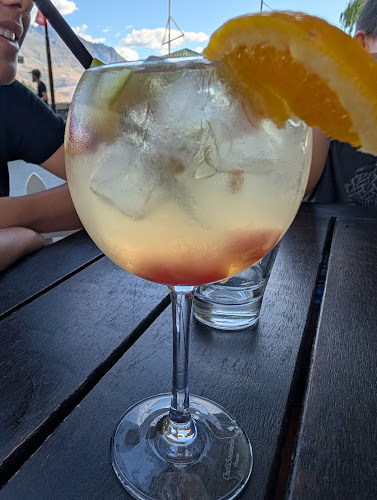 Opinii despre Momentos By The Lake Restaurant în Queenstown - Hospitality and gastronomy