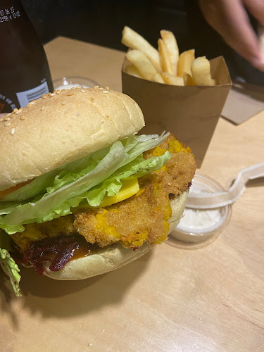 BurgerFuel Mt Wellington Open Times