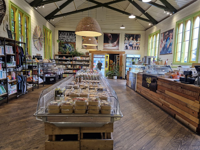 Comentarii opinii despre Toad Hall