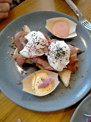 Comentarii opinii despre Gemini Cafe & Eatery