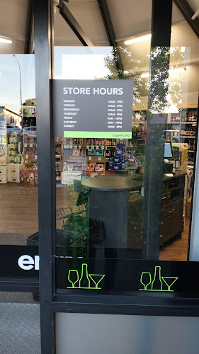 Liquorland Lincoln Green