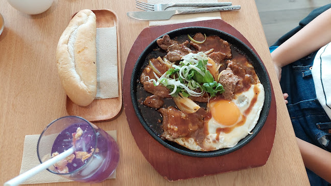 Ngon Ngon Banh Mi Cafe - Christchurch