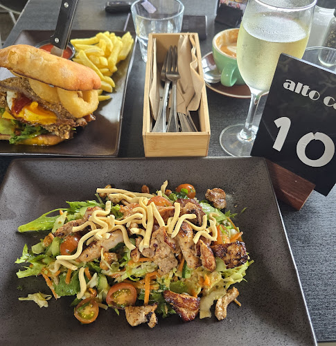 Comentarii opinii despre Alto Cafe