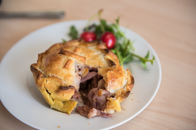 Comentarii opinii despre The Burleigh Gourmet Pies