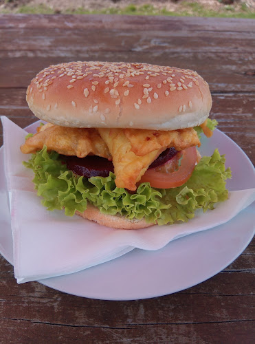 Reviews of Charms Truck Stop in Ōhingaiti - Hospitality and gastronomy