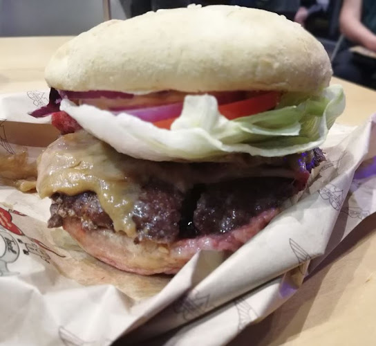 BurgerFuel Glenfield - Hospitality and gastronomy