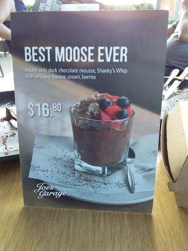 Comentarii opinii despre Joe's Garage