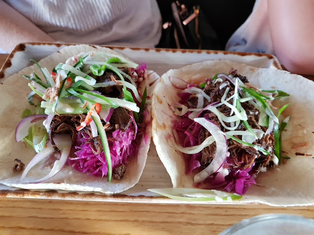 The Roaming Giant - Hospitality and gastronomy