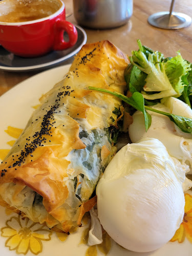 Cake & Kitchen Phone number