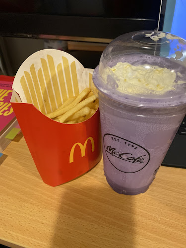 McDonald's 5 Cross Roads - Hospitality and gastronomy