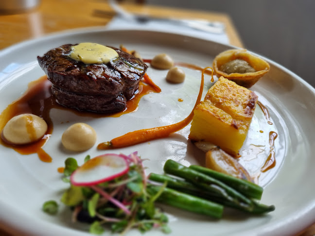 Chim Choo Ree - Hospitality and gastronomy