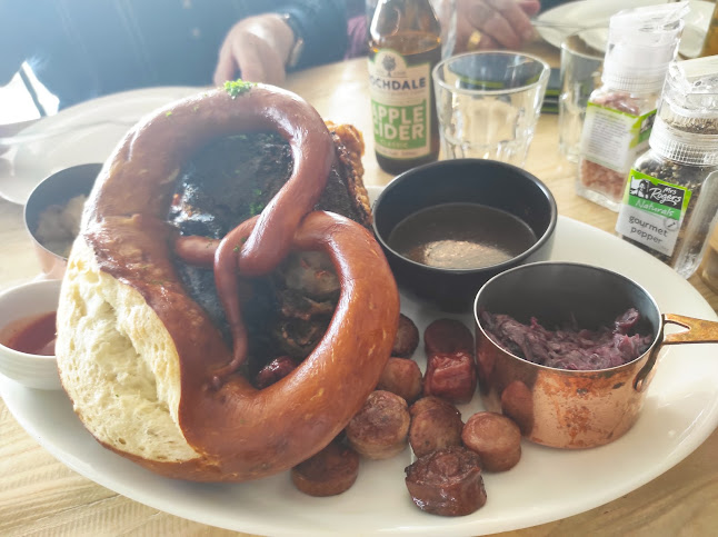 Comentarii opinii despre Mitten Drin