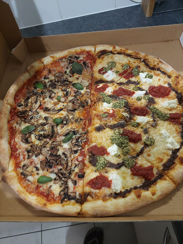 Sal's Authentic NY Pizza - Henderson - Hospitality and gastronomy