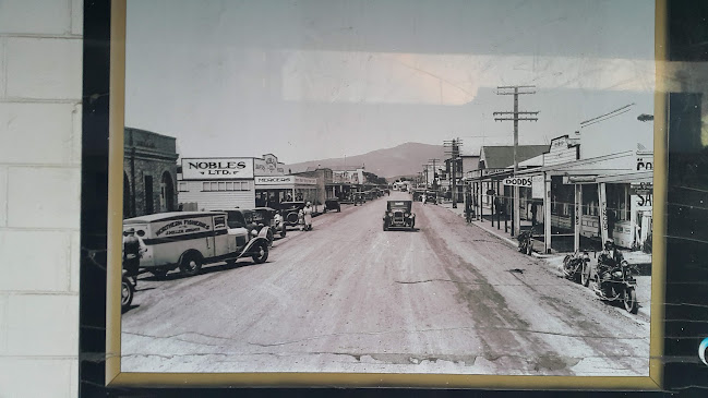 Indian Restaurant & Takeaway Copper Chimney - Hospitality and gastronomy