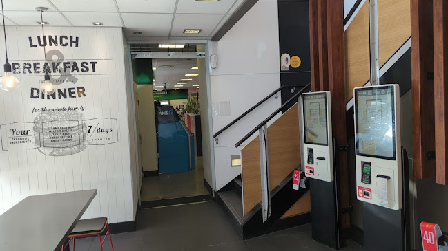 McDonald's Taranaki Street - Hospitality and gastronomy