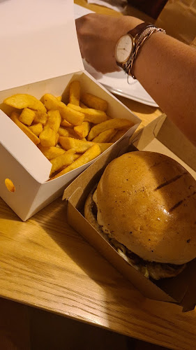 Comentarii opinii despre The Flaming Onion HQ