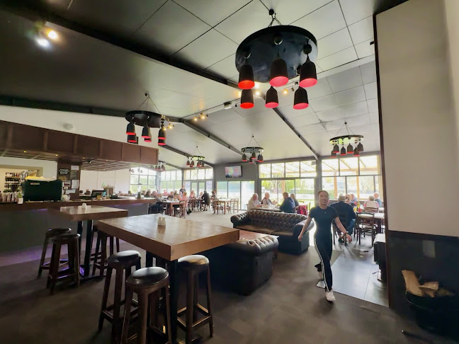 Winton's Top Pub & Garden Bar Open Times