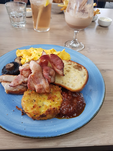 Village Green Cafe & Bar