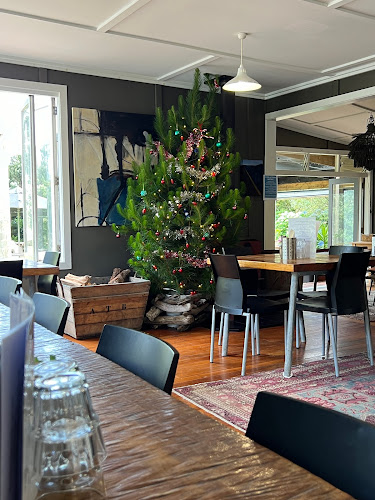 Beachside Eatery@Wai iti Cafe