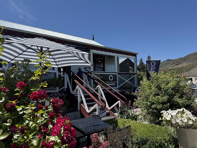 Pinot Junction -Lakeside Cafe - Hospitality and gastronomy