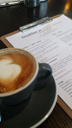Comments and reviews of Milk & Honey Restaurant