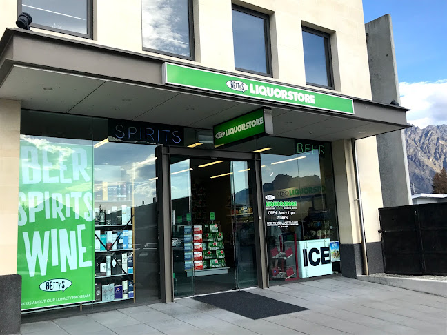 Betty's Liquorstore - Frankton
