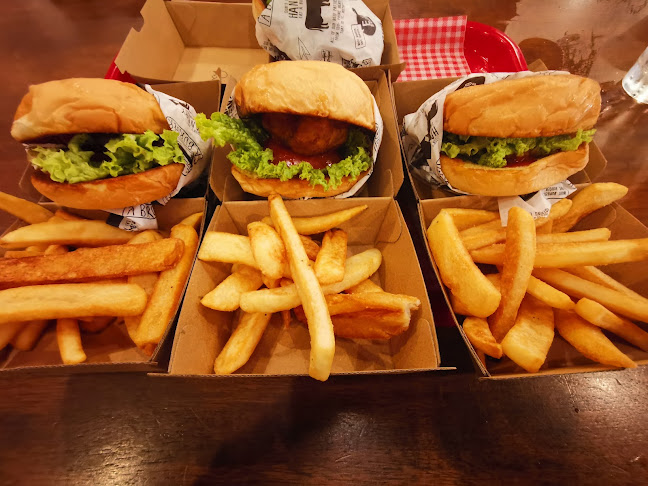 Eat Burger - Hospitality and gastronomy