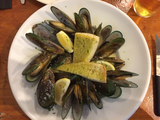 Groper Garage Bar & Restaurant - Kaikōura