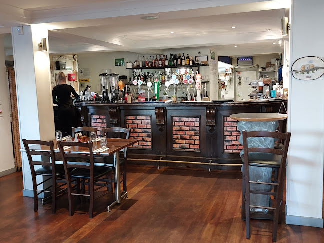 Reviews of Shani's Family Eatery and Bar in Napier - Hospitality and gastronomy