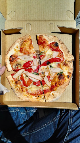 Comentarii opinii despre Busters Woodfired Pizza