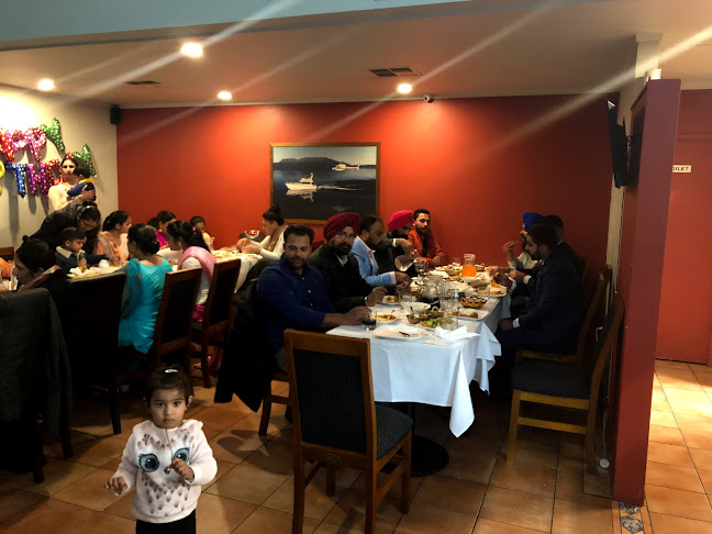 Comentarii opinii despre Own Masala Indian Restaurant Bar and Takeaways.