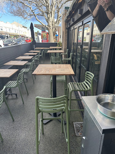 Comentarii opinii despre Albert's Post Bar and Eatery