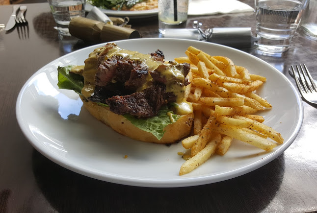 Comentarii opinii despre Aberdeen on Broadway