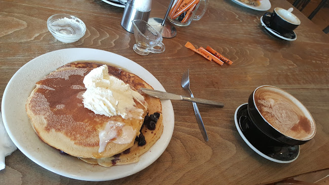 Wild Oats Bakery/Deli/Cafe