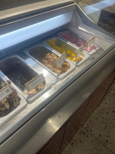 Wen and Yen Dessert Bar - Hospitality and gastronomy