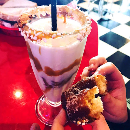 Deluxe Diner Open Times