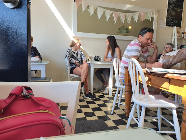 The Bees Knees Cafe - Palmerston North