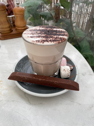 Comentarii opinii despre Mavis & Co