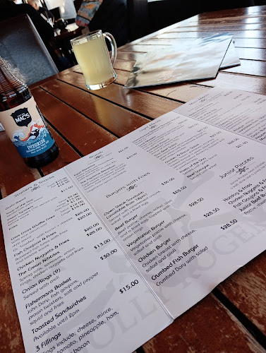 Comentarii opinii despre Jolly Roger Bar & Restaurant