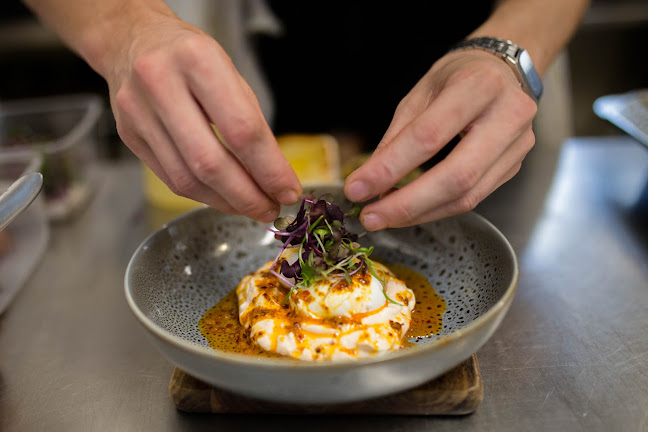 Comentarii opinii despre The General Café