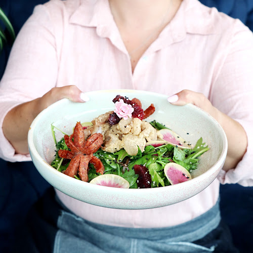 Flamingo Joe's Bar & Eatery - Hospitality and gastronomy