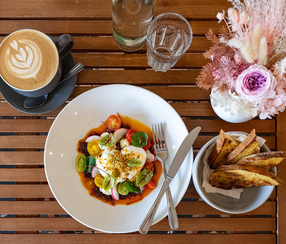 Comments and reviews of Fika With Me