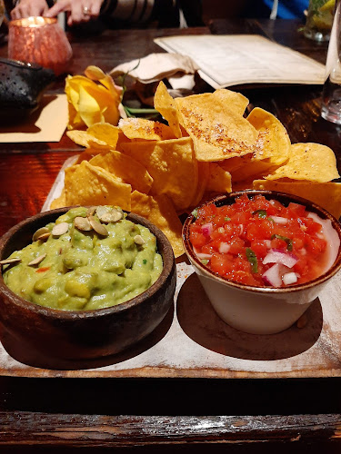 Comments and reviews of Chiwahwah Mexican Cantina Bar