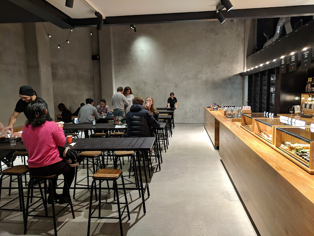 Comentarii opinii despre Yoshi Sushi & Bento (Press Hall)